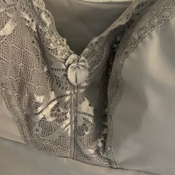 Rhonda Shear Pin Up Smoothing Tank w/Built In Bra, Size XL, Gray - Picture 5 of 10